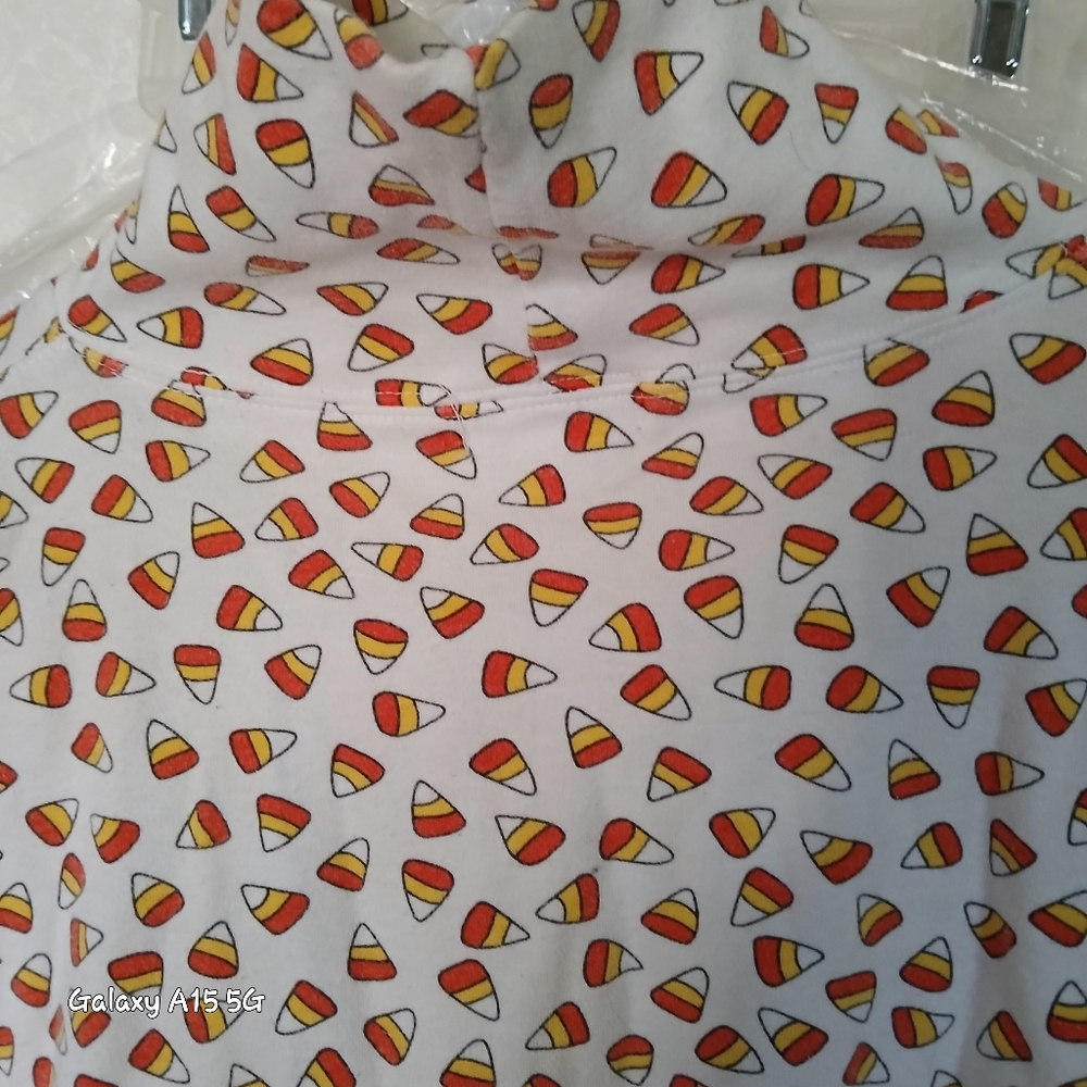 🍬🌽 Candy Corn Turtleneck 🍬🌽 - Picture 4 of 7